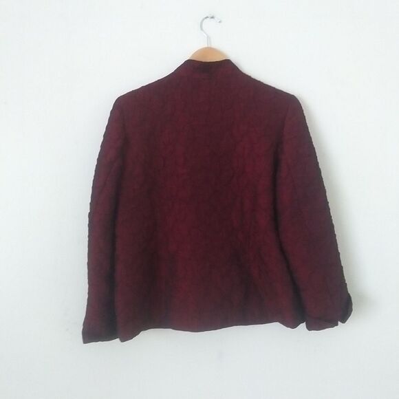 Chico's Iridescent Dark Red Open-Front Crinkle Satin Blazer, Chico's Size 1 - Picture 4 of 11
